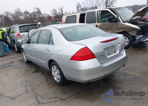 2007 Honda Accord 2.4 Lx z USA, uszkodzony, nr VIN 1HGCM56407A194009